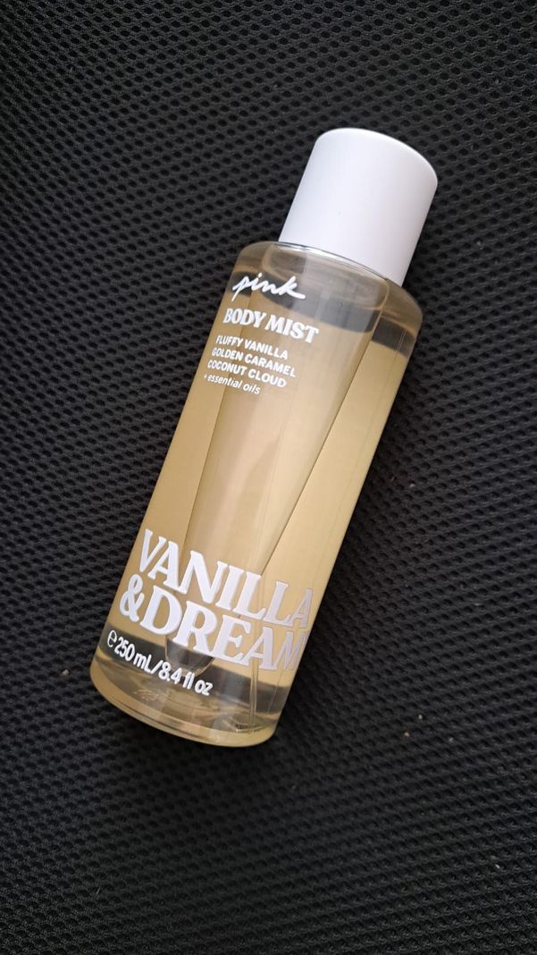 Pink Body Mist. Vanilla & Dreamy. Victoria´s Secret. 250ml-1