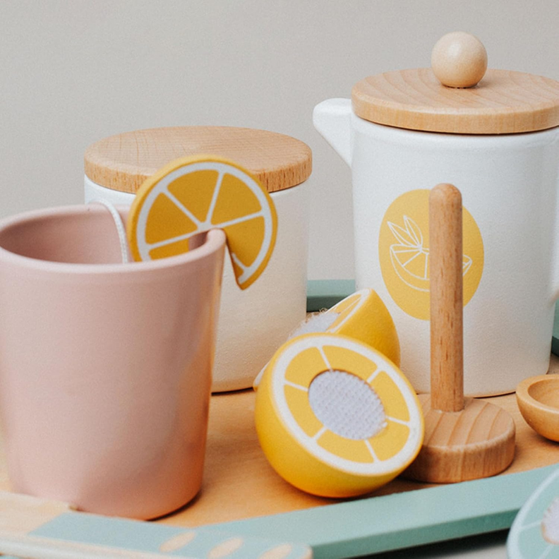 Juego tacitas de madera. Bandeja de té de madera Montessori. Juego de roles.-5