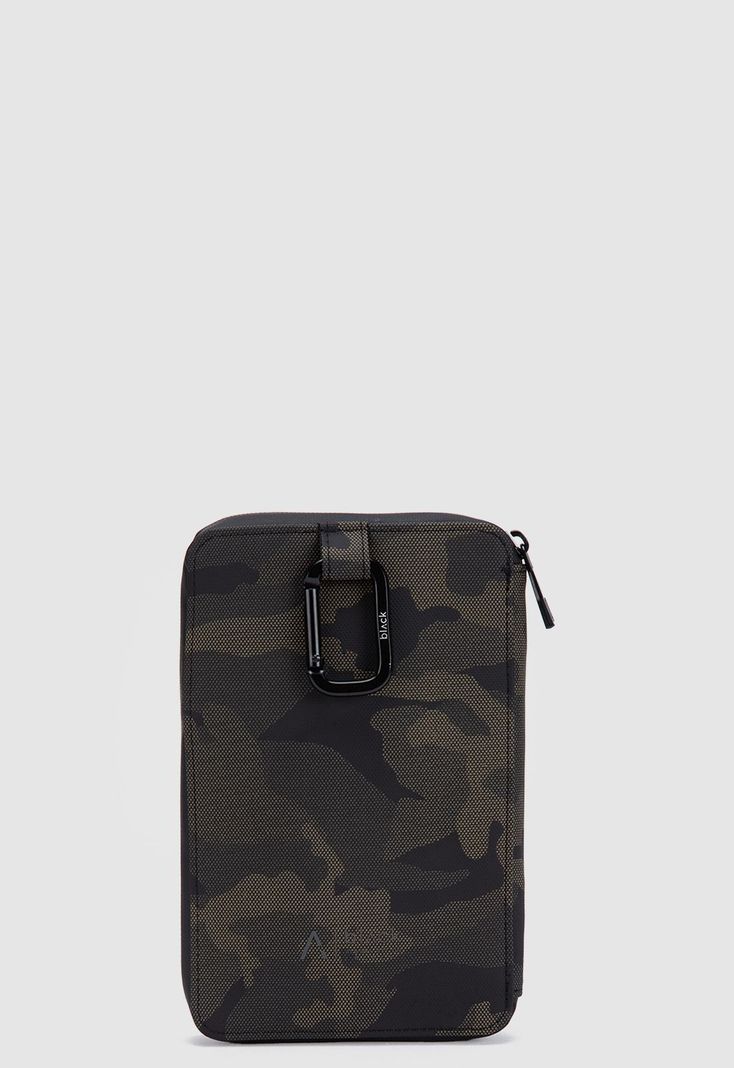 Passport Holder Wolf Camo Black Bubba-2