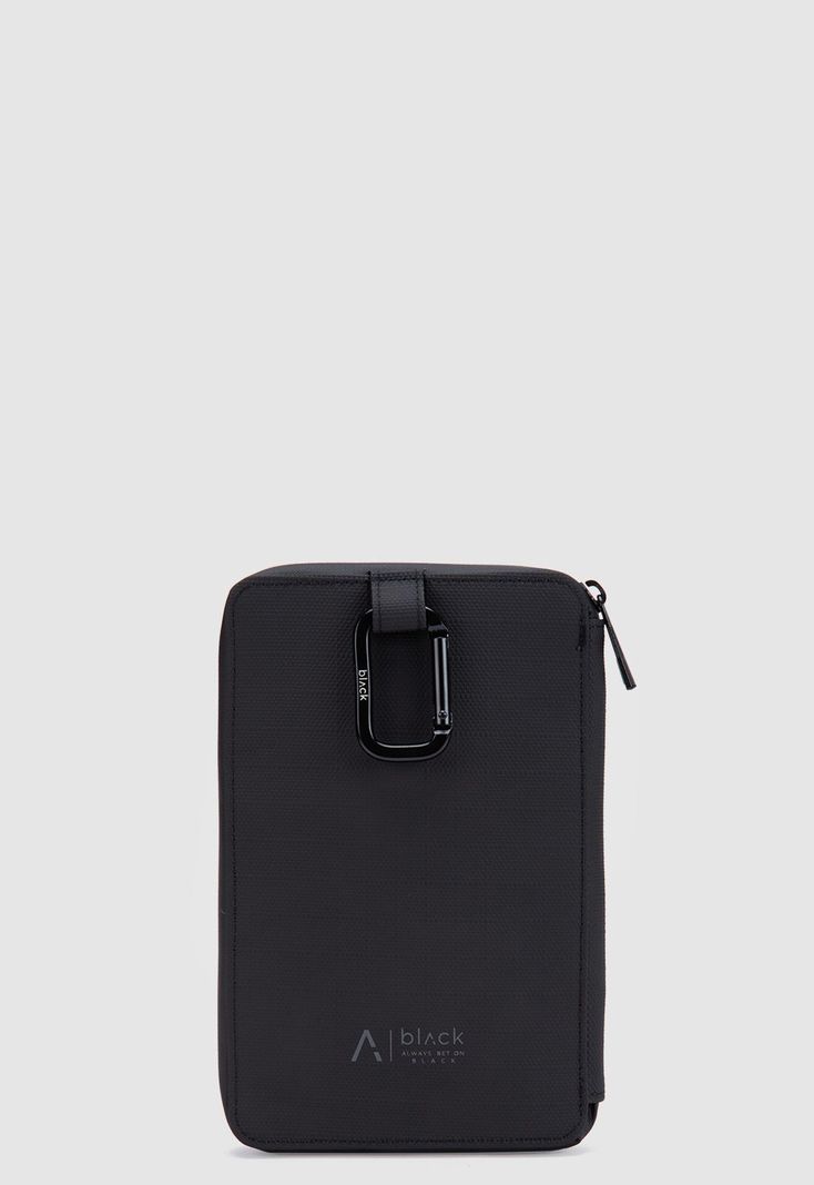 Passport Holder Wolf Black Black Bubba-2