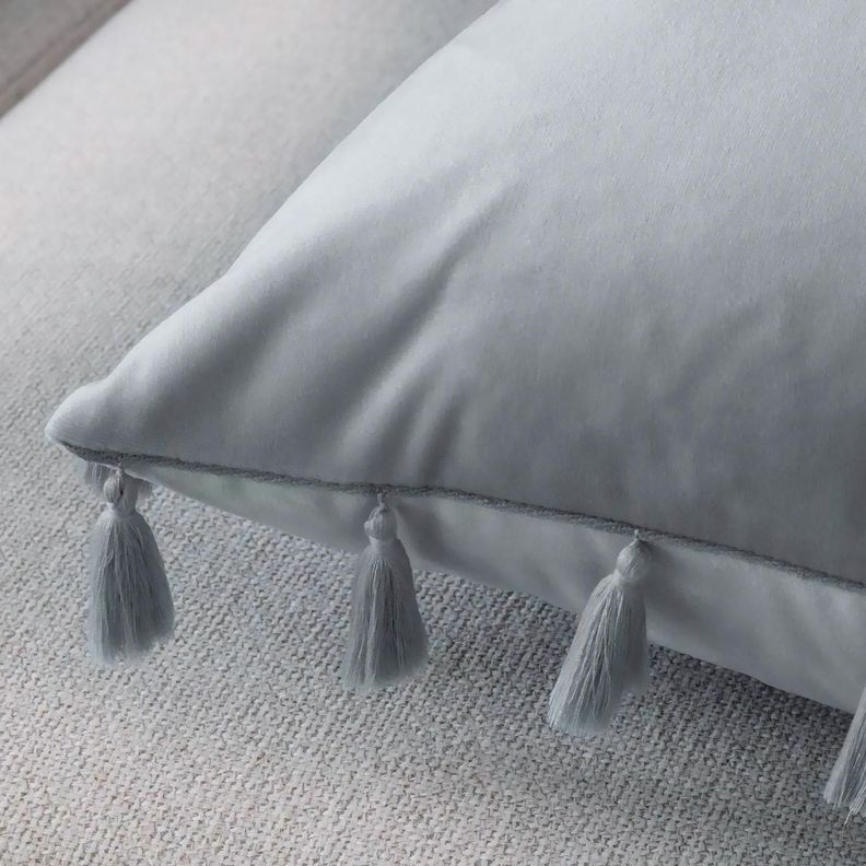 Funda Terciopelo Con Borla Gris Decorativa 45x45-1