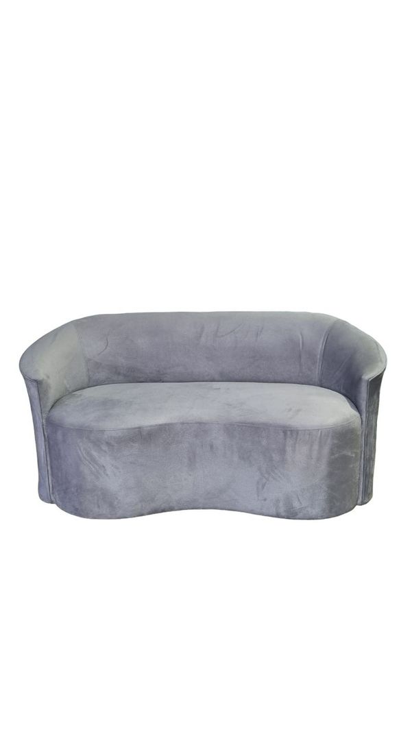 SOFA CURVO EN FELPA GRIS CLARO-4