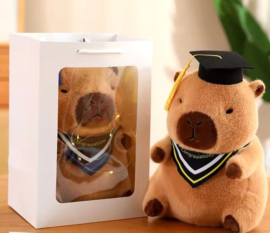 Peluche capibara graduacion-1
