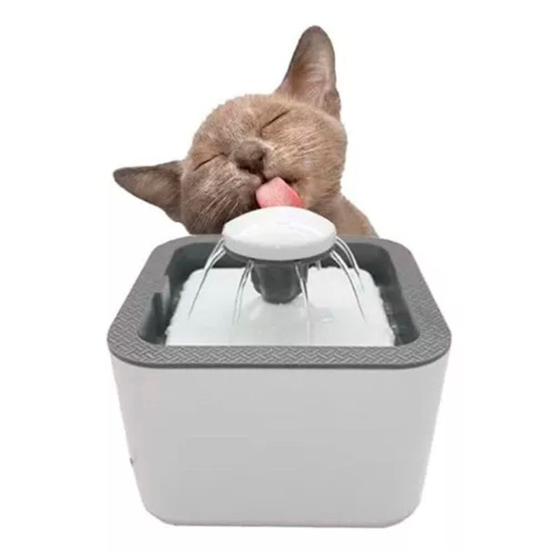 Fuente De Agua Bebedero Para Gatos Y Perros De 2.5 Litros-0