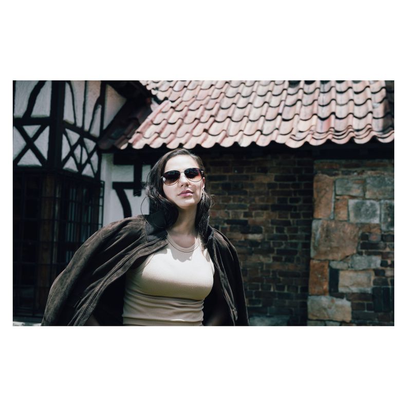 Lentes de Sol Levis X13172 Outlook Mujer-3