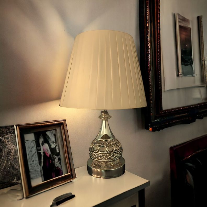 Lámpara Mesa Lectura Minimalista Noche Decorativa Dorada Jhn-7