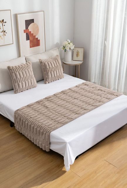 JUEGO DE PIECERA DE CAMA MAS 2 COJIN CON FUNDAS MODELO BAMBÚ  CAFÉ-0
