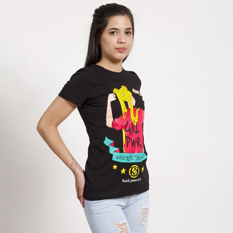 POLERA MANGA CORTA NEGRA ESTAMPADO SAILOR-3