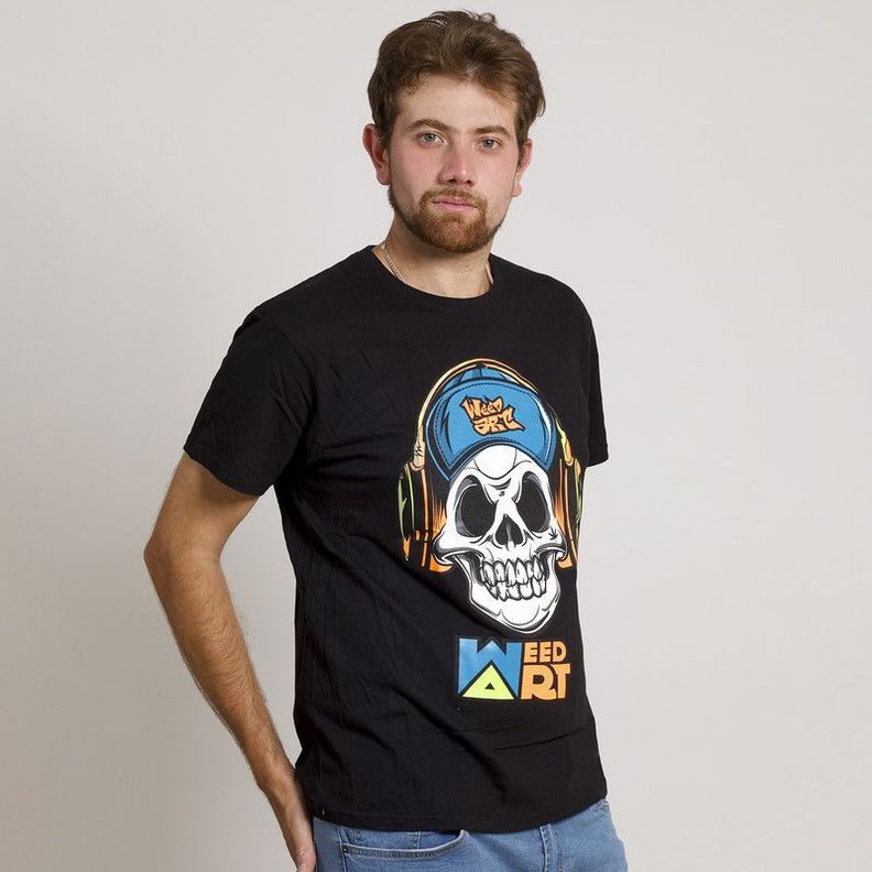 POLERA MANGA CORTA ESTAMPADA NEGRA CALAVERA MUSIC-2