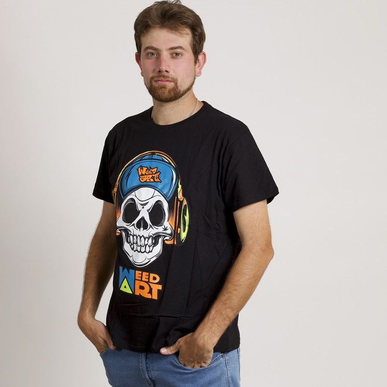 POLERA MANGA CORTA ESTAMPADA NEGRA CALAVERA MUSIC-1