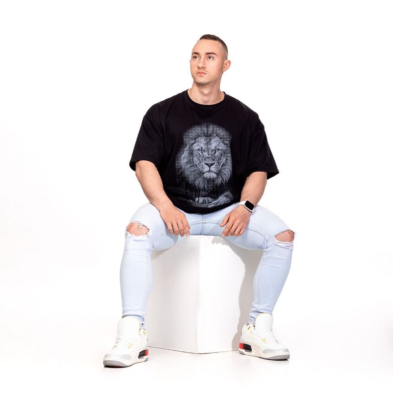 POLERA HOMBRE OVERSIZE ESTAMPADO KING LION NEGRO SIGEL-3