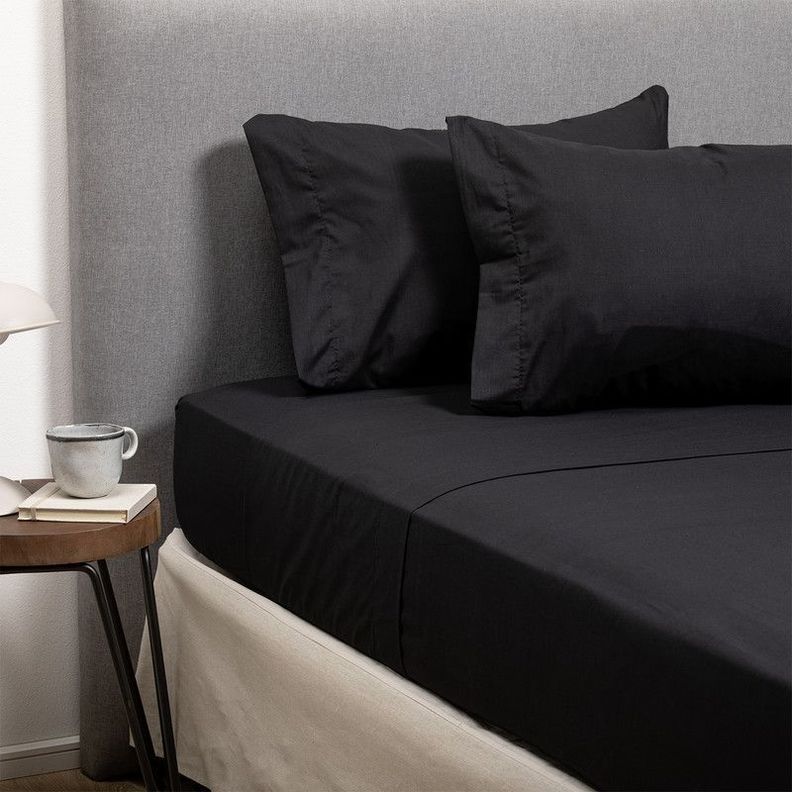 COMBO SABANA NEGRA + CUBRECOLCHON 1,5 PLAZAS-1