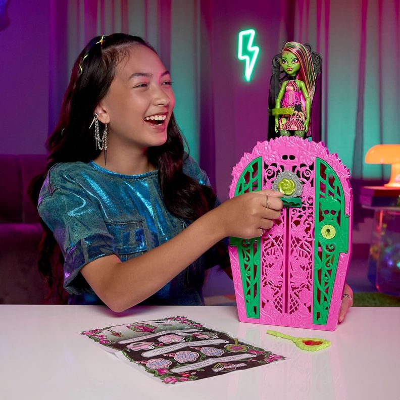Monster High Skulltimate Secrets Venus McFlytrap-4