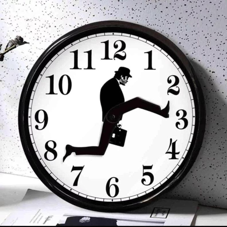 Reloj De Pared Inspirado En La Comedia Británica.-4