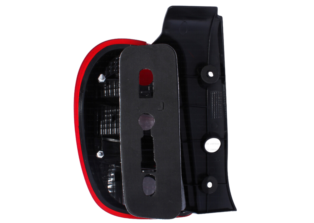 FOCO TRASERO DERECHO NISSAN MARCH 2012-2015-1