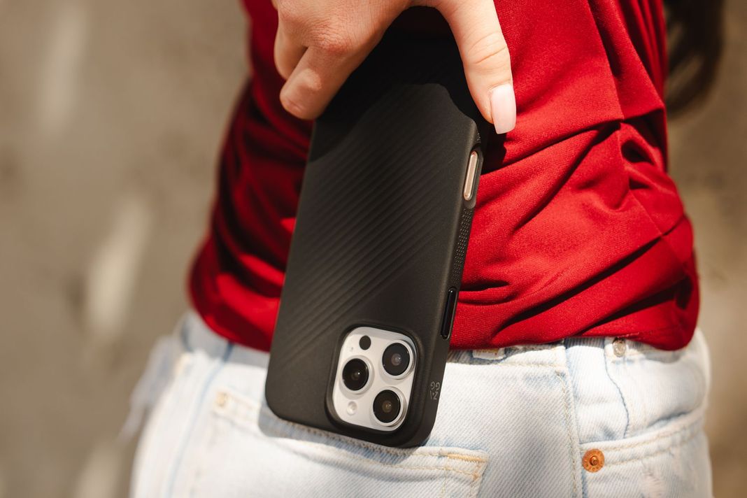 Carcasa Luxe Snap para iPhone 16 Pro Max-7