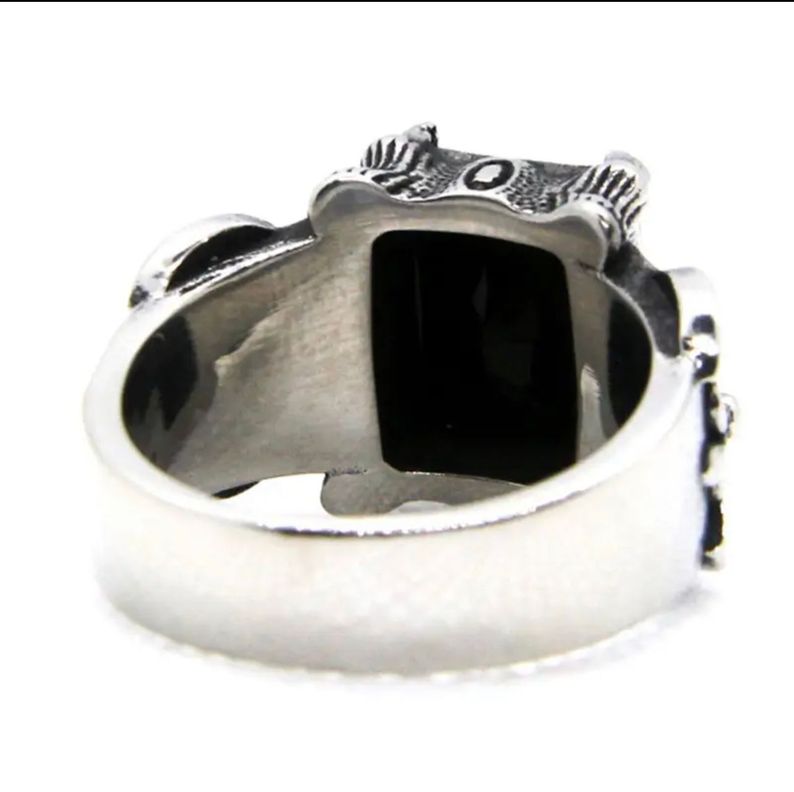 Anillo Acero Vintage con Piedra Negra Grande y Flor de Lis N° 7-2