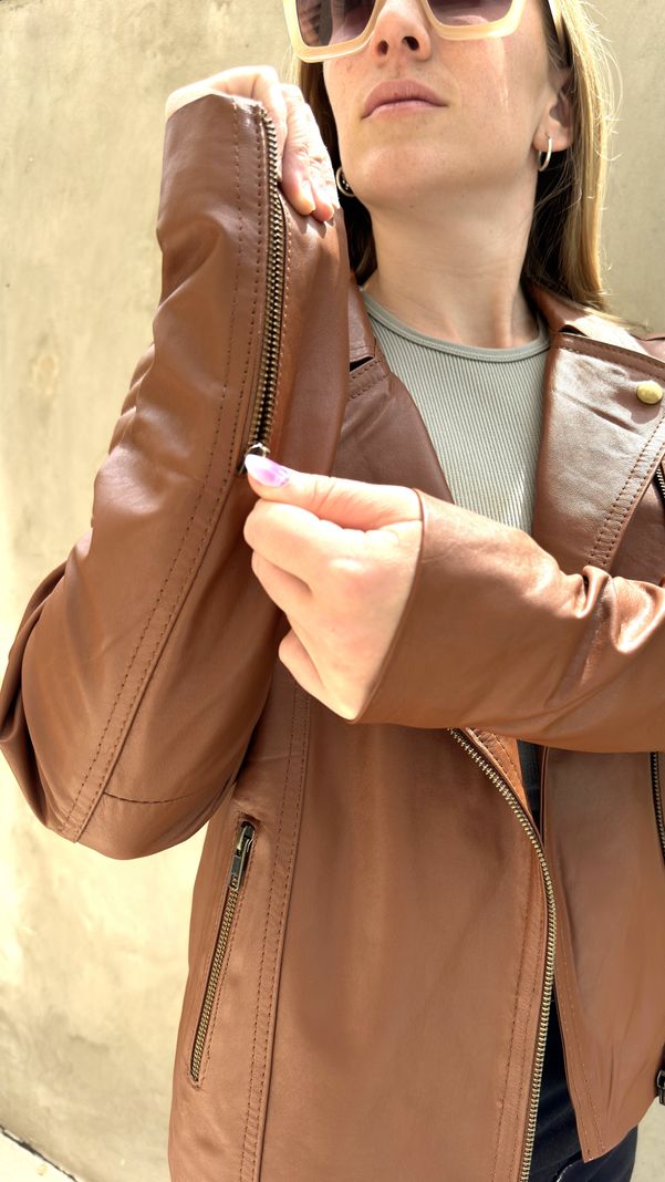 Chaqueta Cuero 100 % Vacuno Argentino - Modelo Valentina-5