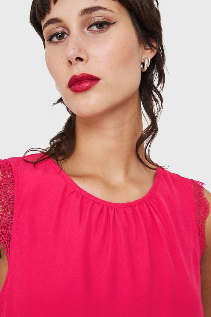 Blusa Encaje Hombros Fucsia Nicopoly-5