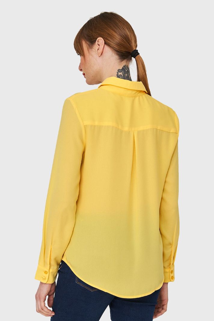 Blusa Básica Botonera Invisible Amarillo Nicopoly-3