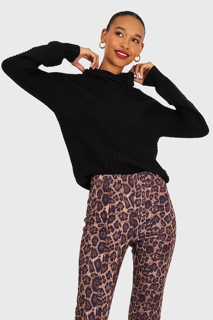 Sweater Canalé Cuello Tortuga Negro Nicopoly-0