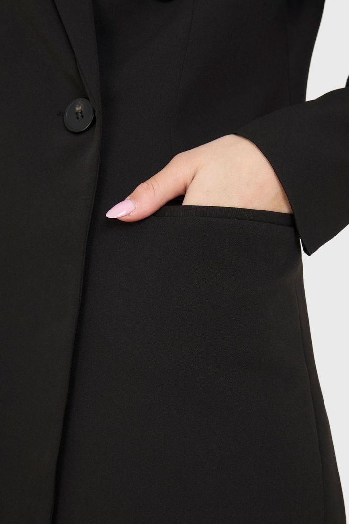 Blazer Largo 4 Botones Negro Nicopoly-5