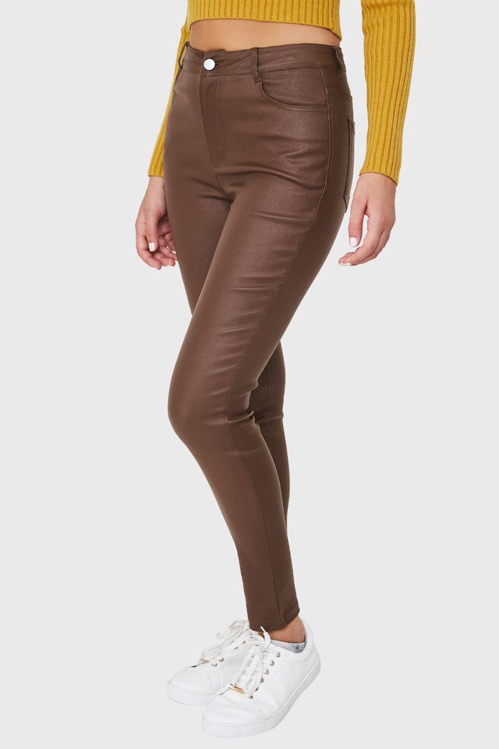 Calza Elasticada Skinny Tipo Encerada Café Nicopoly-2