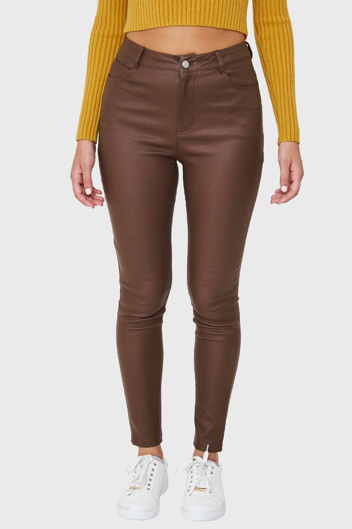 Calza Elasticada Skinny Tipo Encerada Café Nicopoly-4