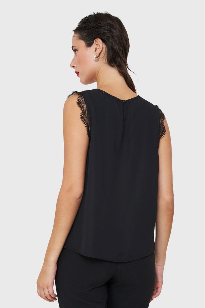 Blusa Encaje Hombros Negro Nicopoly-3