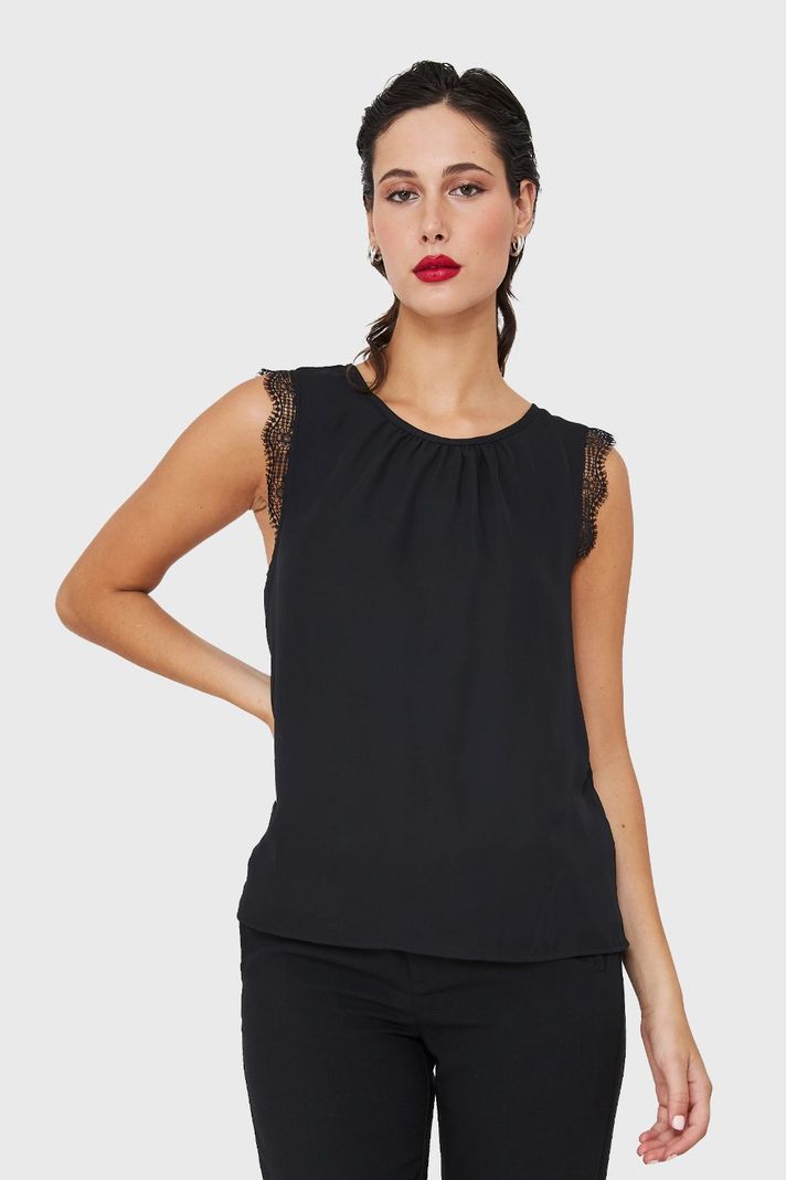 Blusa Encaje Hombros Negro Nicopoly-4