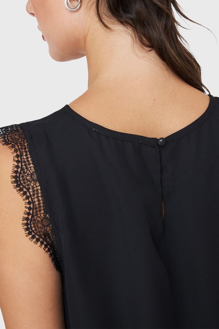 Blusa Encaje Hombros Negro Nicopoly-5