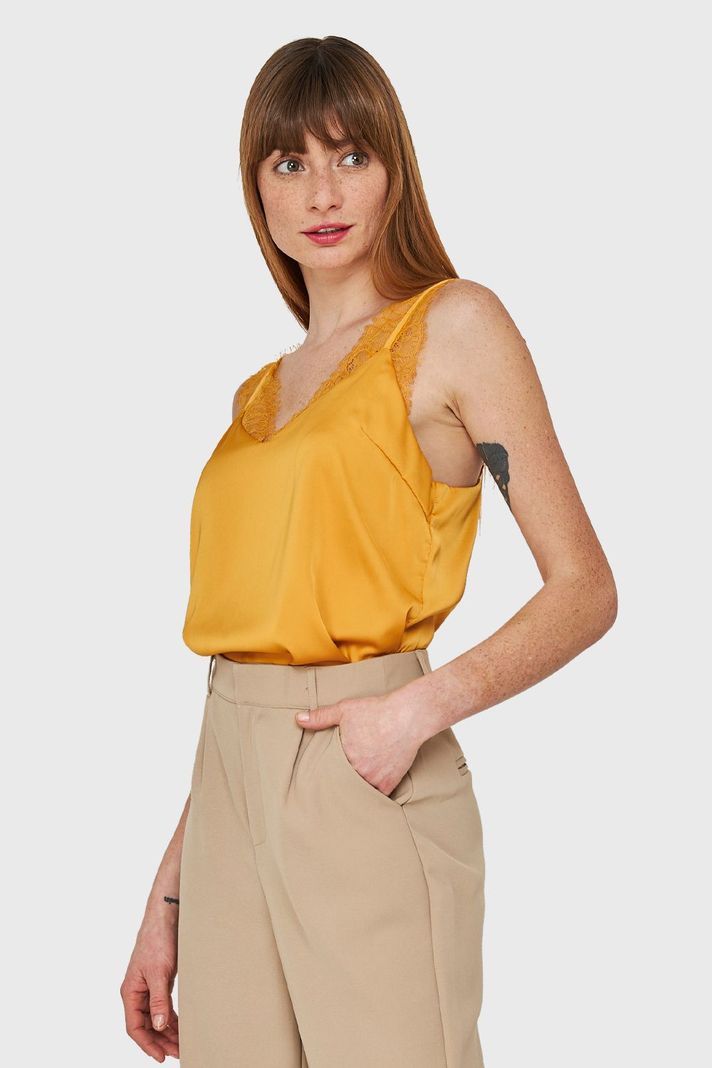 Blusa Satín Encaje Tirante Ancho Mostaza Nicopoly-2