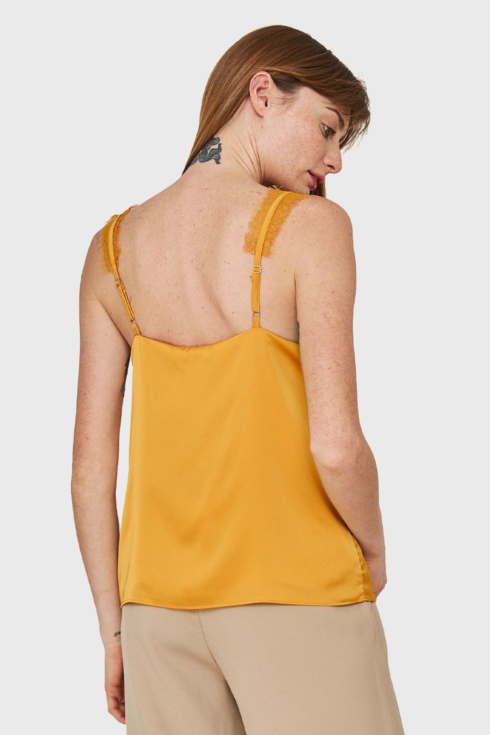 Blusa Satín Encaje Tirante Ancho Mostaza Nicopoly-3