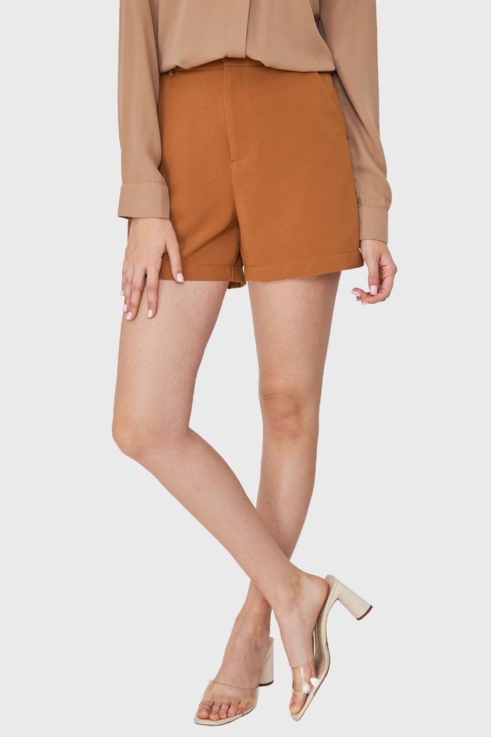 Short Básico Formal Camel Nicopoly-0