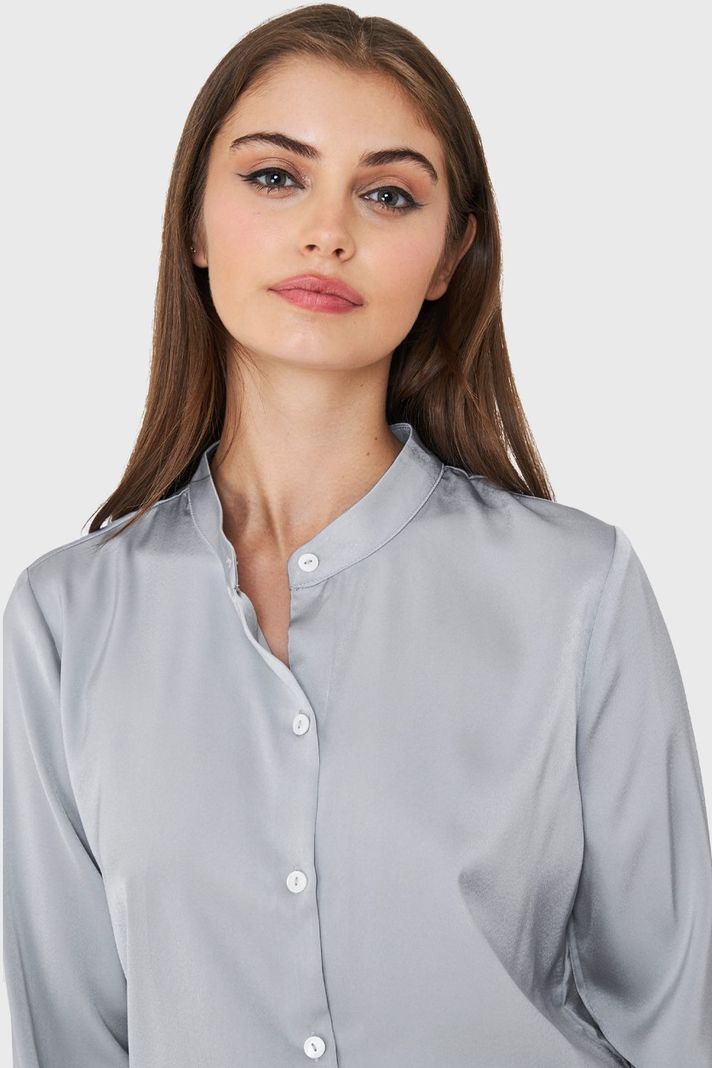 Blusa Cuello Mao Tipo Satín Gris Nicopoly-5