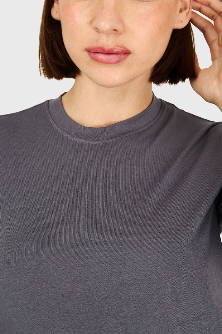 Polera Cuello Redondo Grafito Nicopoly-5