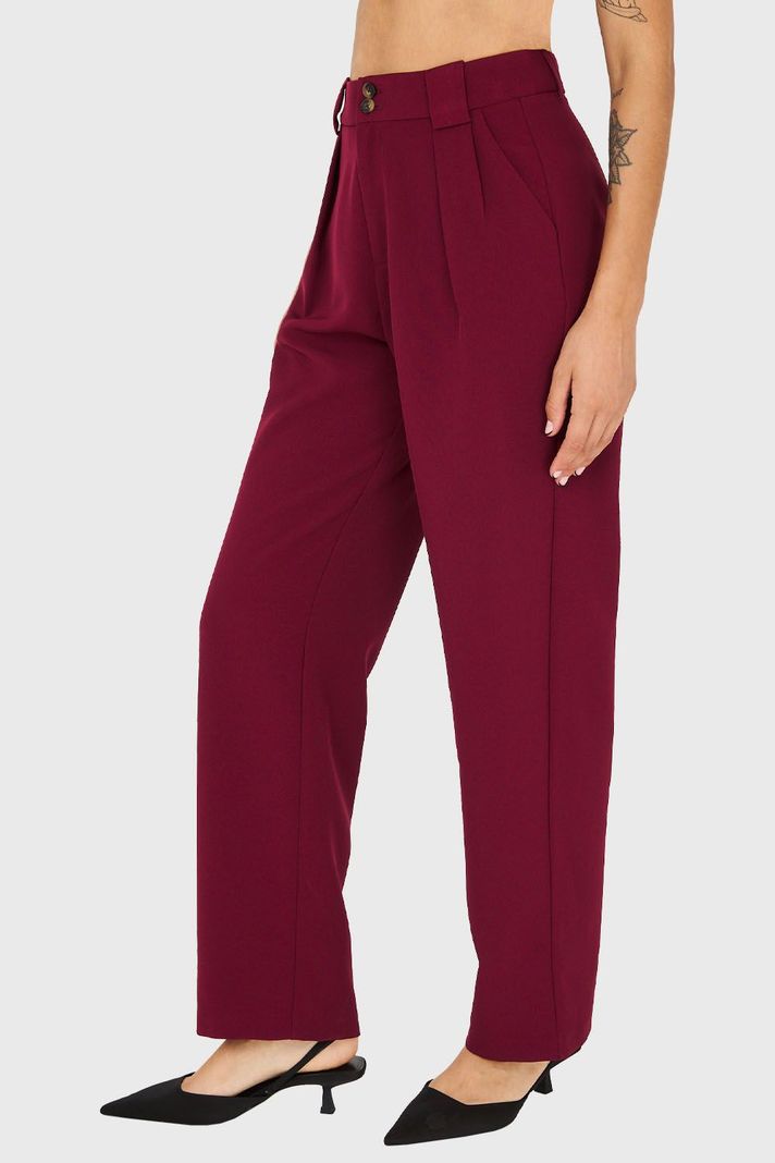Pantalón Recto Con Pinzas Burdeo Nicopoly-2