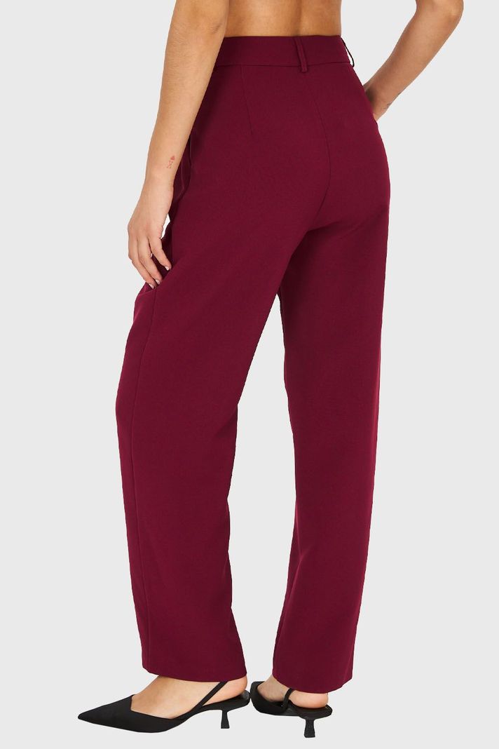 Pantalón Recto Con Pinzas Burdeo Nicopoly-3