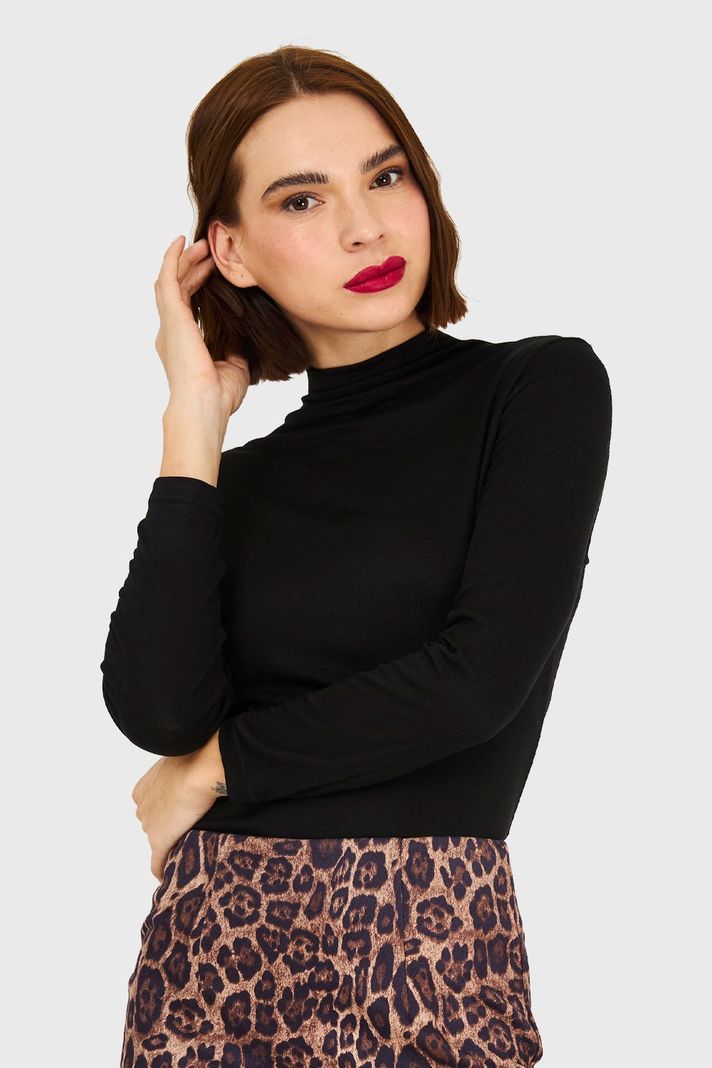 Polera Cuello Alto Negro Nicopoly-0