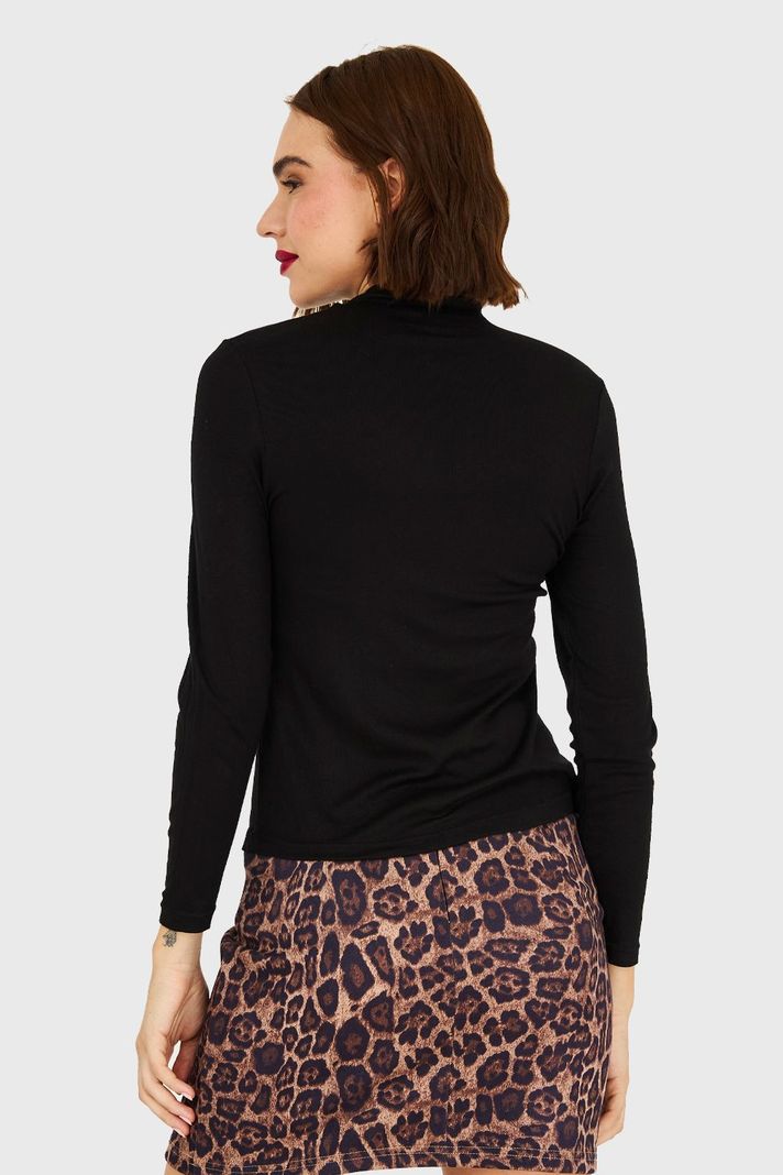 Polera Cuello Alto Negro Nicopoly-3